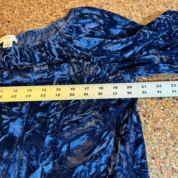 Studio JPR Top Blue Crushed Velvet Bell Sleeve Ruffle Peasant Womens Size S - Picture 8 of 9